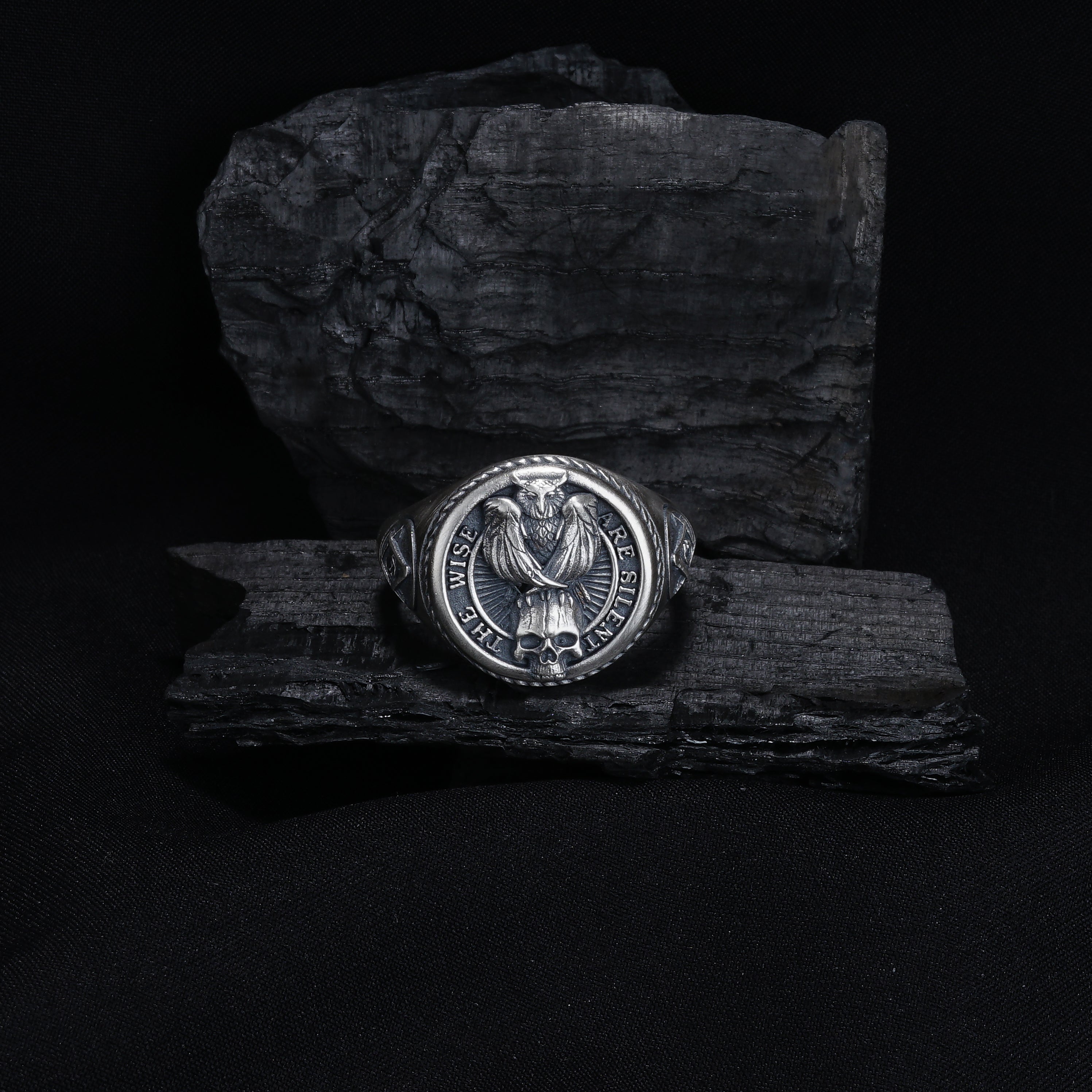 Gothic Skull Band Ring
