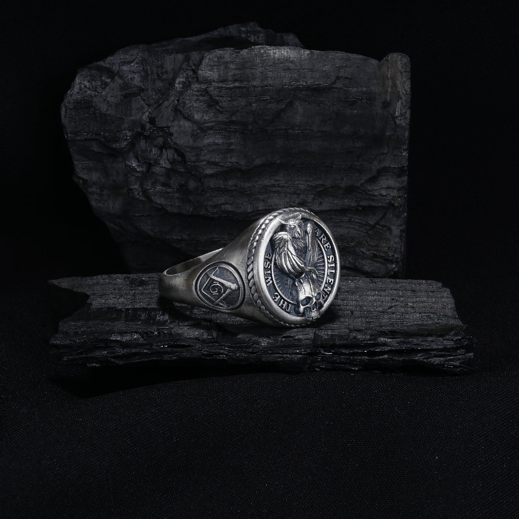 Gothic Skull Band Ring