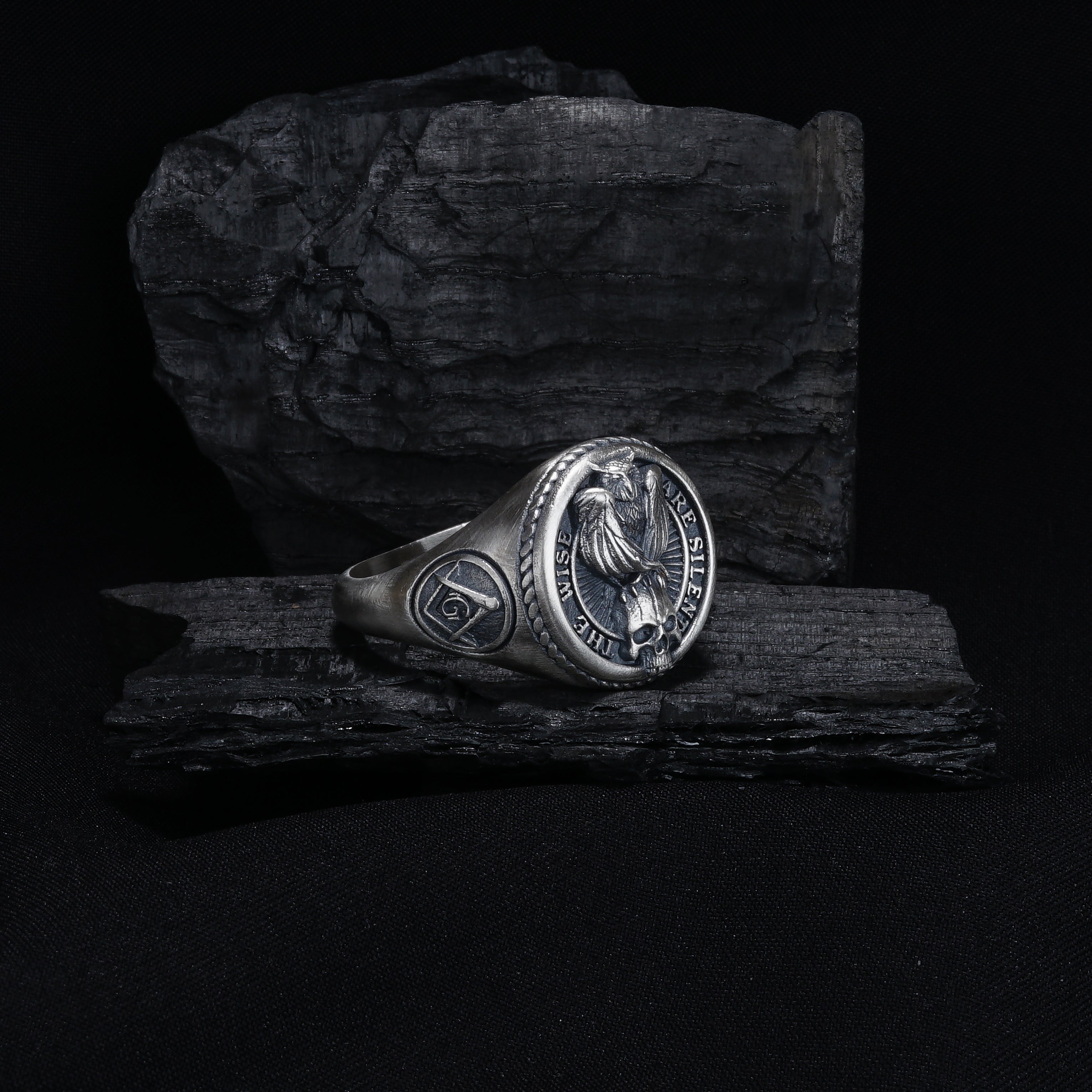 Gothic Skull Band Ring