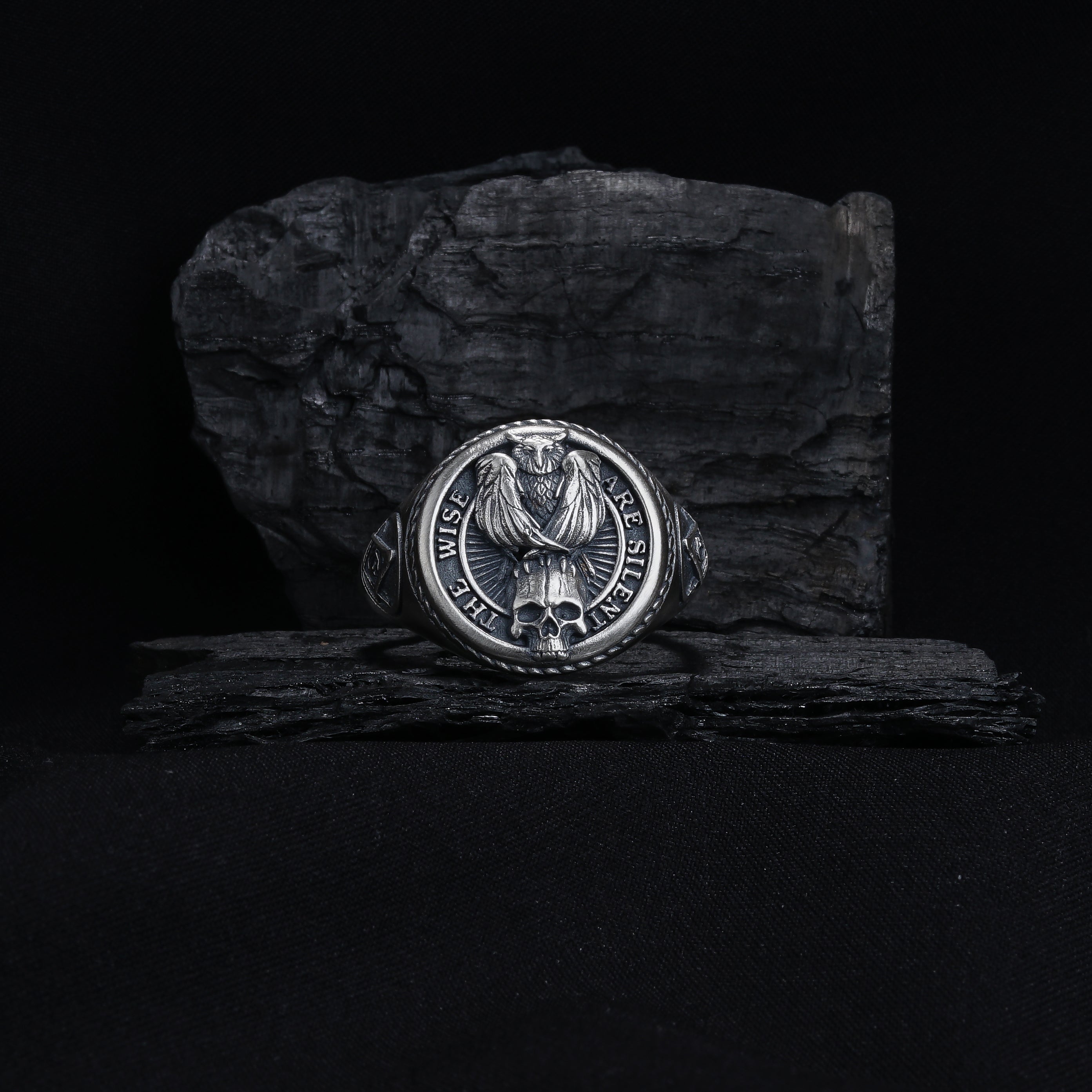 Gothic Skull Band Ring