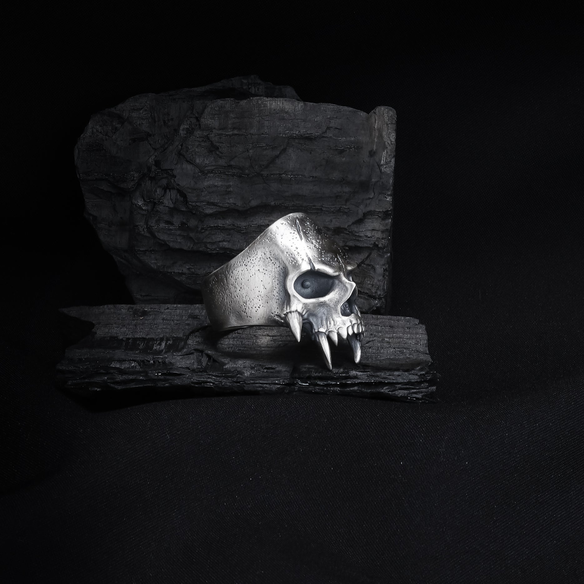 Vintage Gothic Skull Ring