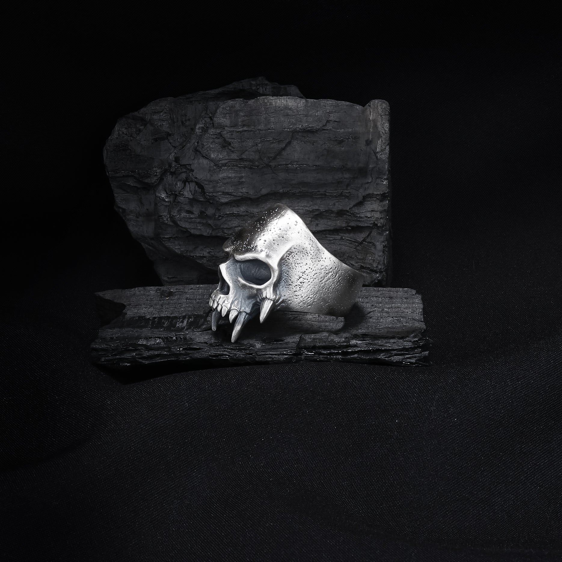 Vintage Gothic Skull Ring