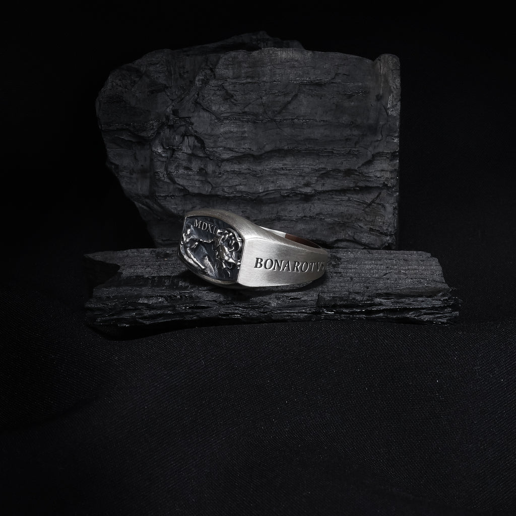 925 Sterling Silver ring with engraved design 
